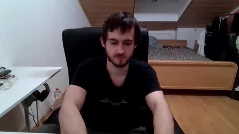 Snapshot of _v_l_a_d_ chatting on 12-15-25, 07:40 Vlad online show from 12-15-25, 07:40