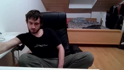 Snapshot of _v_l_a_d_ chatting on 12-16-25, 06:24 Vlad online show from 12-16-25, 06:24