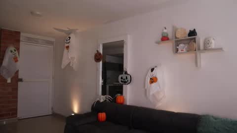 Snapshot of _vahos chatting on 10-28-25, 05:15 Anastasia Vahos online show from 10-28-25, 05:15