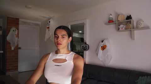 Snapshot of _vahos chatting on 10-29-25, 05:25 Anastasia Vahos online show from 10-29-25, 05:25