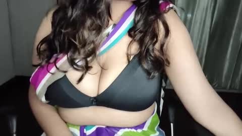 _vanshika_0 online show from 09-30-25, 02:44