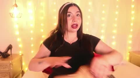 Karina online show from 10-28-25, 01:25