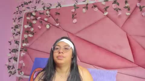 _violeta18_ online show from 11-16-25, 03:23