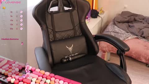 Alis online show from 10-16-25, 06:58