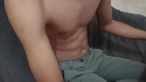 Snapshot of _vov_ chatting on 10-21-25, 12:50 _vov_ online show from 10-21-25, 12:50