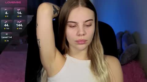 Snapshot of _wednesday_addams_ chatting on 09-19-25, 07:54 Vera online show from 09-19-25, 07:54