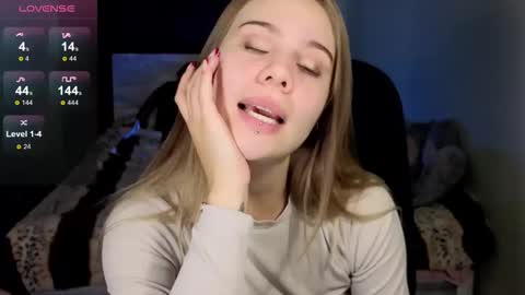 Snapshot of _wednesday_addams_ chatting on 10-01-25, 09:37 Vera online show from 10-01-25, 09:37