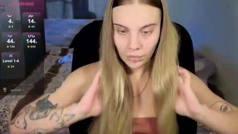 Snapshot of _wednesday_addams_ chatting on 10-03-25, 08:22 Vera online show from 10-03-25, 08:22