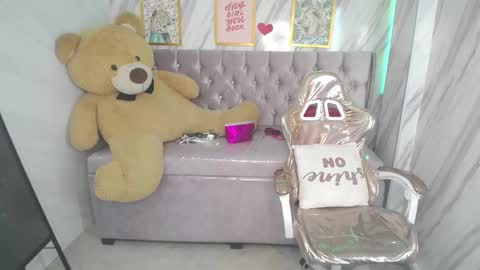 Snapshot of _wendy_b chatting on 03-05-25, 11:16 wendy online show from 03-05-25, 11:16