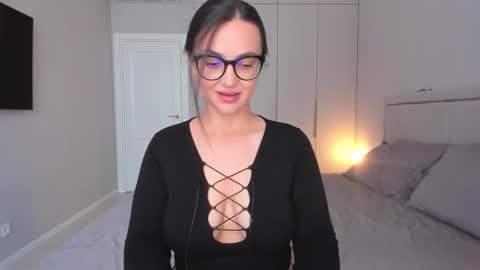 Nika online show from 09-28-25, 10:53