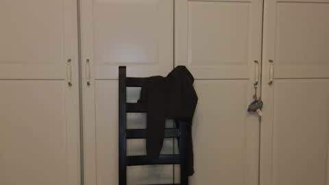 Snapshot of _your_love chatting on 10-31-25, 10:00 Niki online show from 10-31-25, 10:00