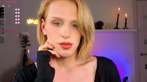 Snapshot of _yourfoxy_ chatting on 11-29-25, 03:59 LITTLE FOX online show from 11-29-25, 03:59