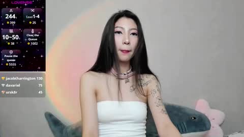 Snapshot of _yuriko chatting on 12-13-25, 07:53 Mia online show from 12-13-25, 07:53