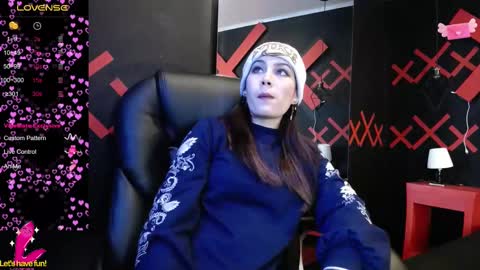 Yuyi online show from 03-12-25, 11:09