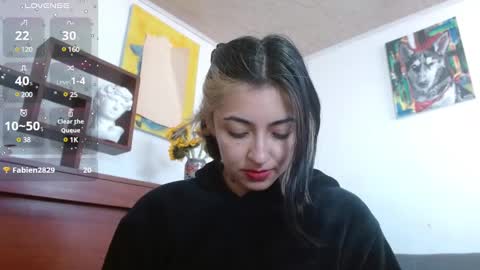 Zoe  online show from 02-06-25, 01:32