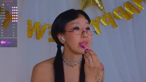 Snapshot of a1ly chatting on 12-21-25, 03:30 Ally online show from 12-21-25, 03:30