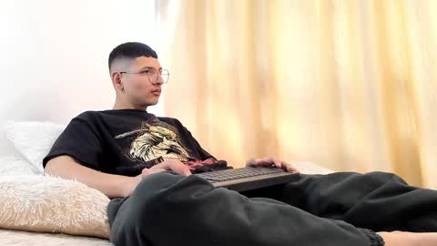 alejo online show from 12-19-24, 07:51