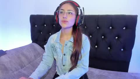 A Sexy Couple online show from 11-18-25, 07:18