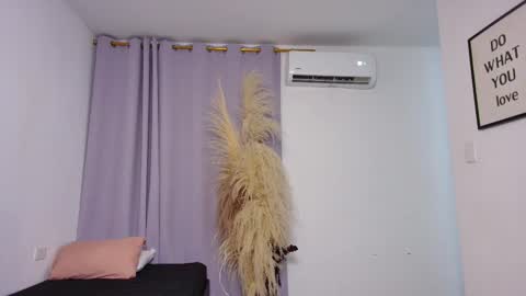 Axel online show from 10-26-25, 02:50