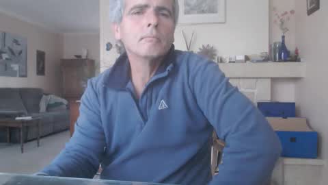 Snapshot of aalex1717 chatting on 10-16-25, 06:36 Aalex1717 online show from 10-16-25, 06:36