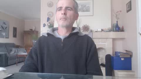 Snapshot of aalex1717 chatting on 10-30-25, 08:27 Aalex1717 online show from 10-30-25, 08:27