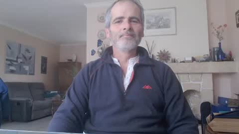 Snapshot of aalex1717 chatting on 11-16-25, 09:48 Aalex1717 online show from 11-16-25, 09:48