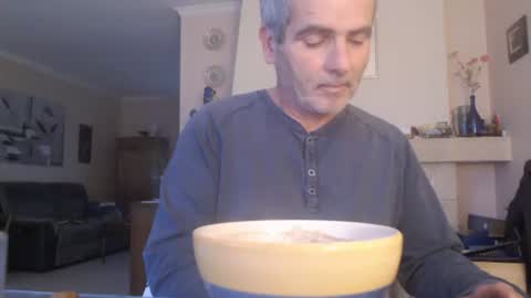 Snapshot of aalex1717 chatting on 11-17-25, 07:25 Aalex1717 online show from 11-17-25, 07:25