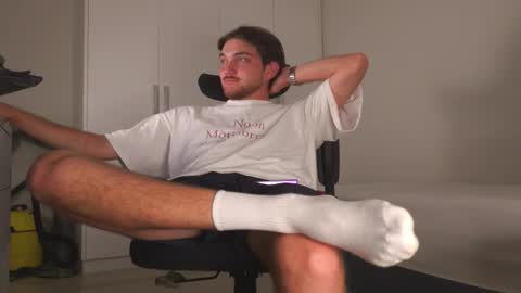 Snapshot of aalexxxxxx chatting on 02-05-26, 02:05 Alex online show from 02-05-26, 02:05