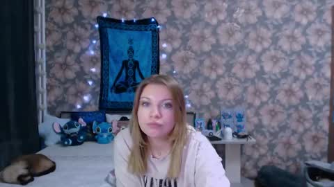 Snapshot of aalicebubble chatting on 01-16-26, 02:32 Alice online show from 01-16-26, 02:32