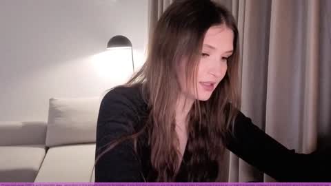 Snapshot of aalliyahh chatting on 11-03-25, 09:38 Fren online show from 11-03-25, 09:38