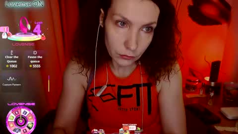 Katie online show from 03-11-25, 01:59