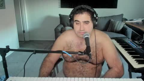 Snapshot of aaroleplayer chatting on 10-26-25, 09:31 Aaron online show from 10-26-25, 09:31