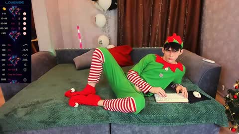 Snapshot of aaron_bang chatting on 12-24-24, 11:11 Aaron Bang online show from 12-24-24, 11:11