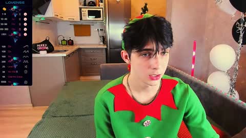 Snapshot of aaron_bang chatting on 12-25-24, 11:20 Aaron Bang online show from 12-25-24, 11:20