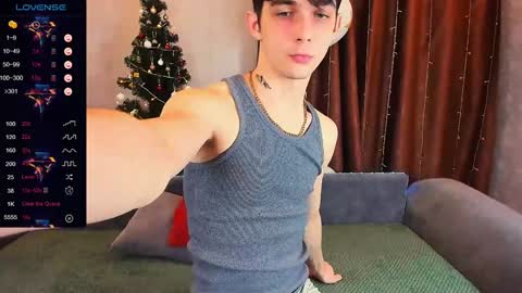 Snapshot of aaron_bang chatting on 12-27-24, 01:43 Aaron Bang online show from 12-27-24, 01:43