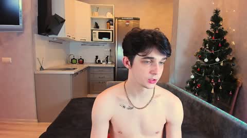 Snapshot of aaron_bang chatting on 01-25-25, 08:42 Aaron Bang online show from 01-25-25, 08:42