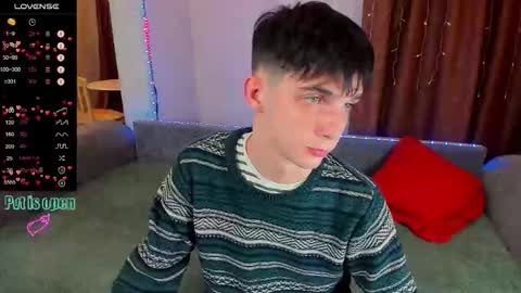 Snapshot of aaron_bang chatting on 10-27-25, 12:26 Aaron Bang online show from 10-27-25, 12:26