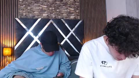 Aaron online show from 10-09-25, 02:59