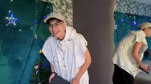 Aaron Ezequiel online show from 12-05-25, 08:38