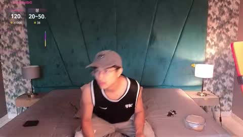 Aaron Ezequiel online show from 02-08-26, 09:40