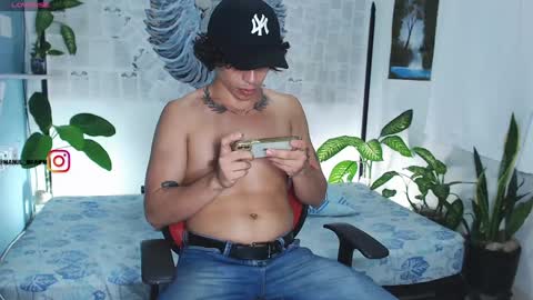 Snapshot of aaron_manuel chatting on 12-12-24, 10:20 Manul online show from 12-12-24, 10:20