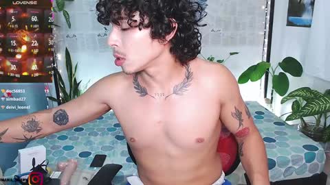 Snapshot of aaron_manuel chatting on 12-20-24, 11:47 Manul online show from 12-20-24, 11:47