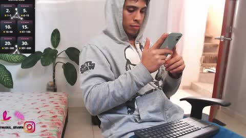 Snapshot of aaron_manuel chatting on 01-22-25, 12:17 Manul online show from 01-22-25, 12:17