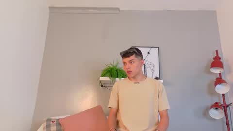 AARON  online show from 09-27-25, 07:41