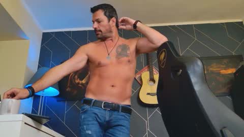 Aaron online show from 10-07-25, 04:20