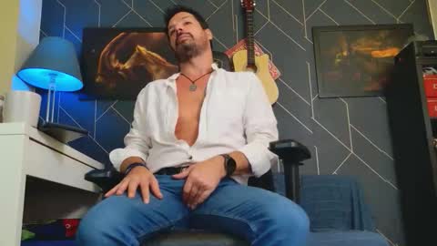 Aaron online show from 10-09-25, 05:22