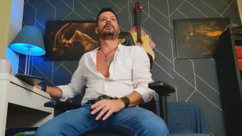 Aaron online show from 10-12-25, 03:05