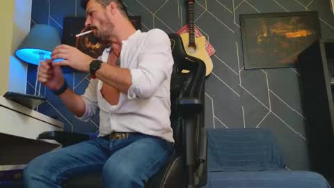 Aaron online show from 10-21-25, 02:07