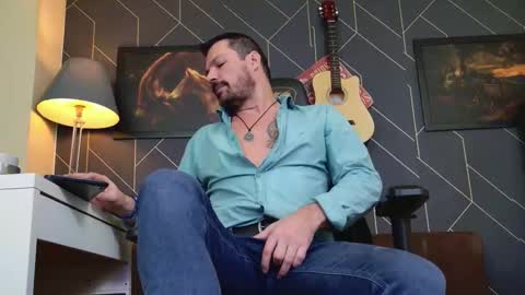 Aaron online show from 12-18-25, 07:03