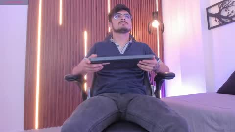 aaronfuentes7 online show from 09-27-25, 07:30